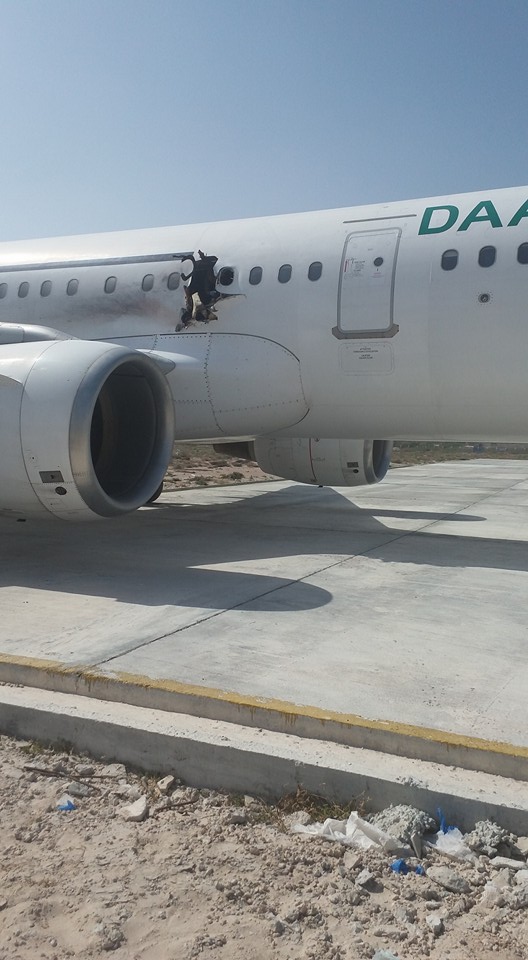 Topnews:-Daallo Airlines oo hawadda Somalia ku qaraxday - Sir Culus